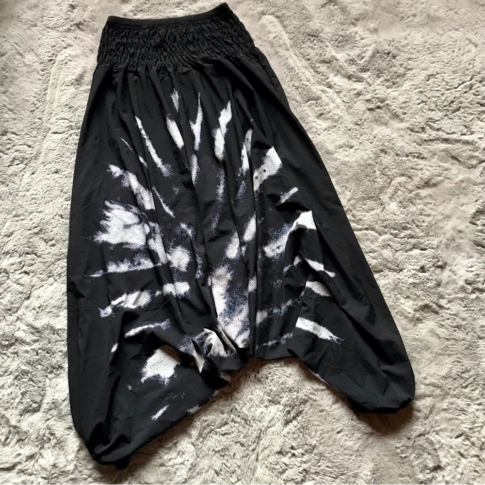 FREE w/ purchase Black and white splash harem pants polyester free size